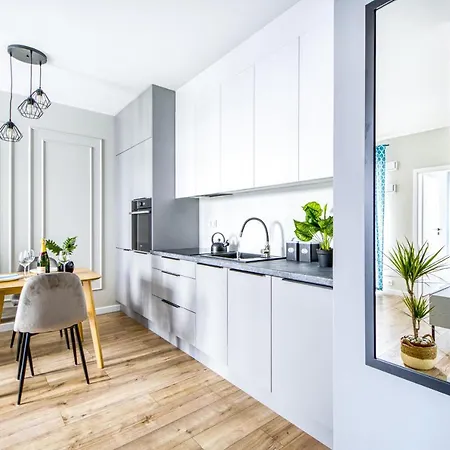 Inside Airport & Business Premium *