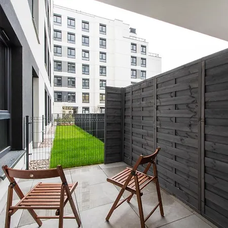 Inside Airport & Business Premium